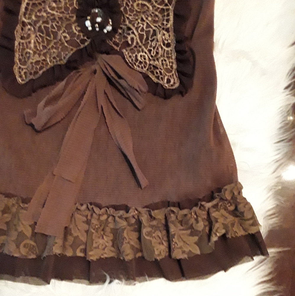 Brown Tank with Lace Ruffle - Picture 3 of 6